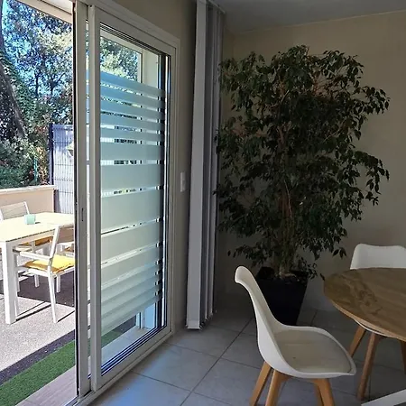 En Provence Avec Piscine Disponible Seulement En Fin De Journee Holiday home