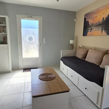 En Provence Avec Piscine Disponible Seulement En Fin De Journee Holiday home